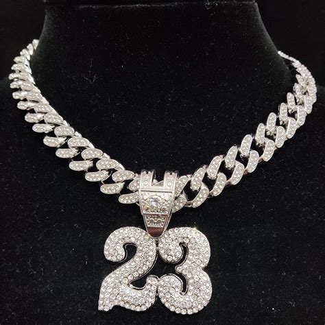 central cee 23 chain